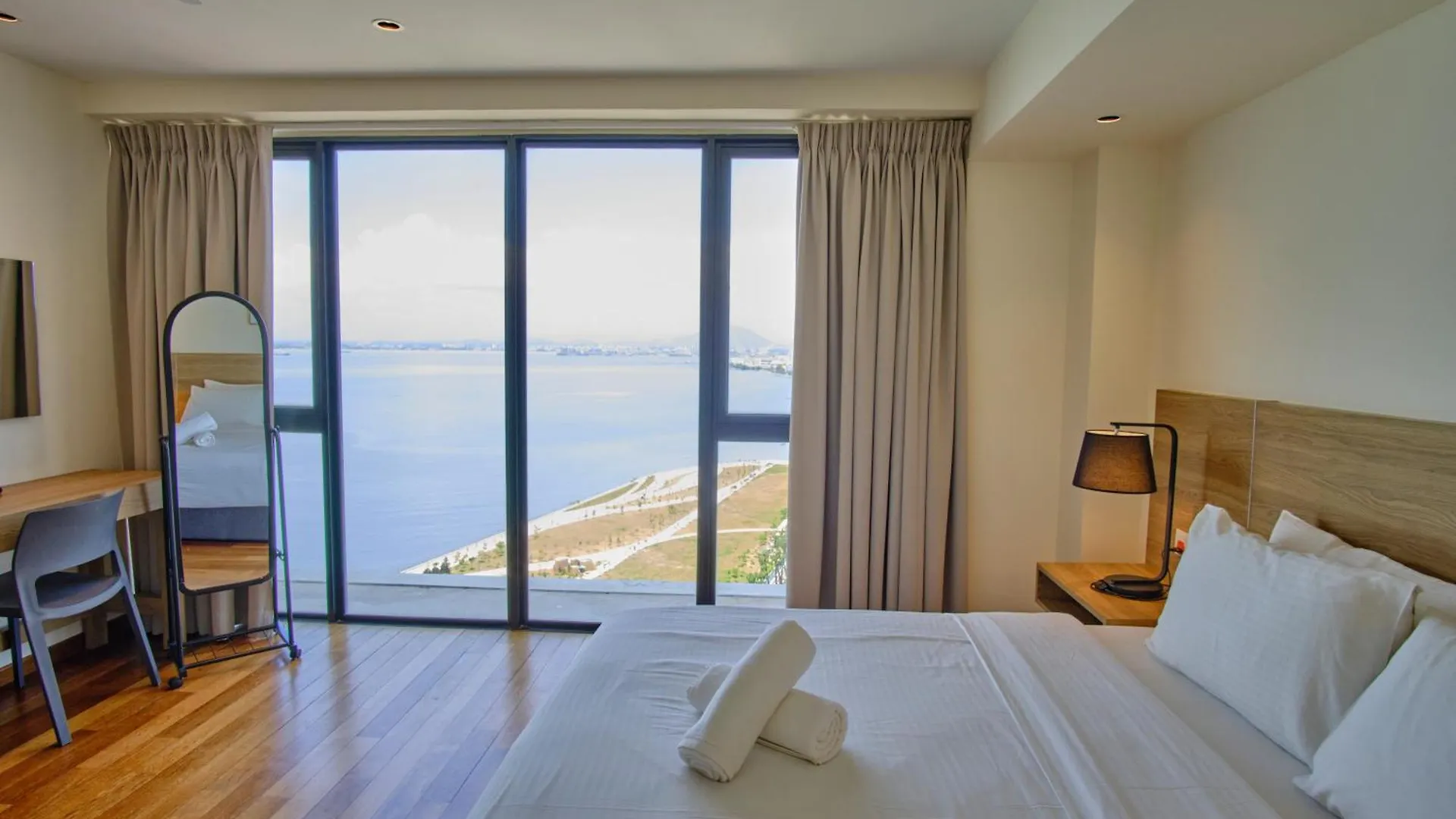 Sunrise Gurney Apartment George Town