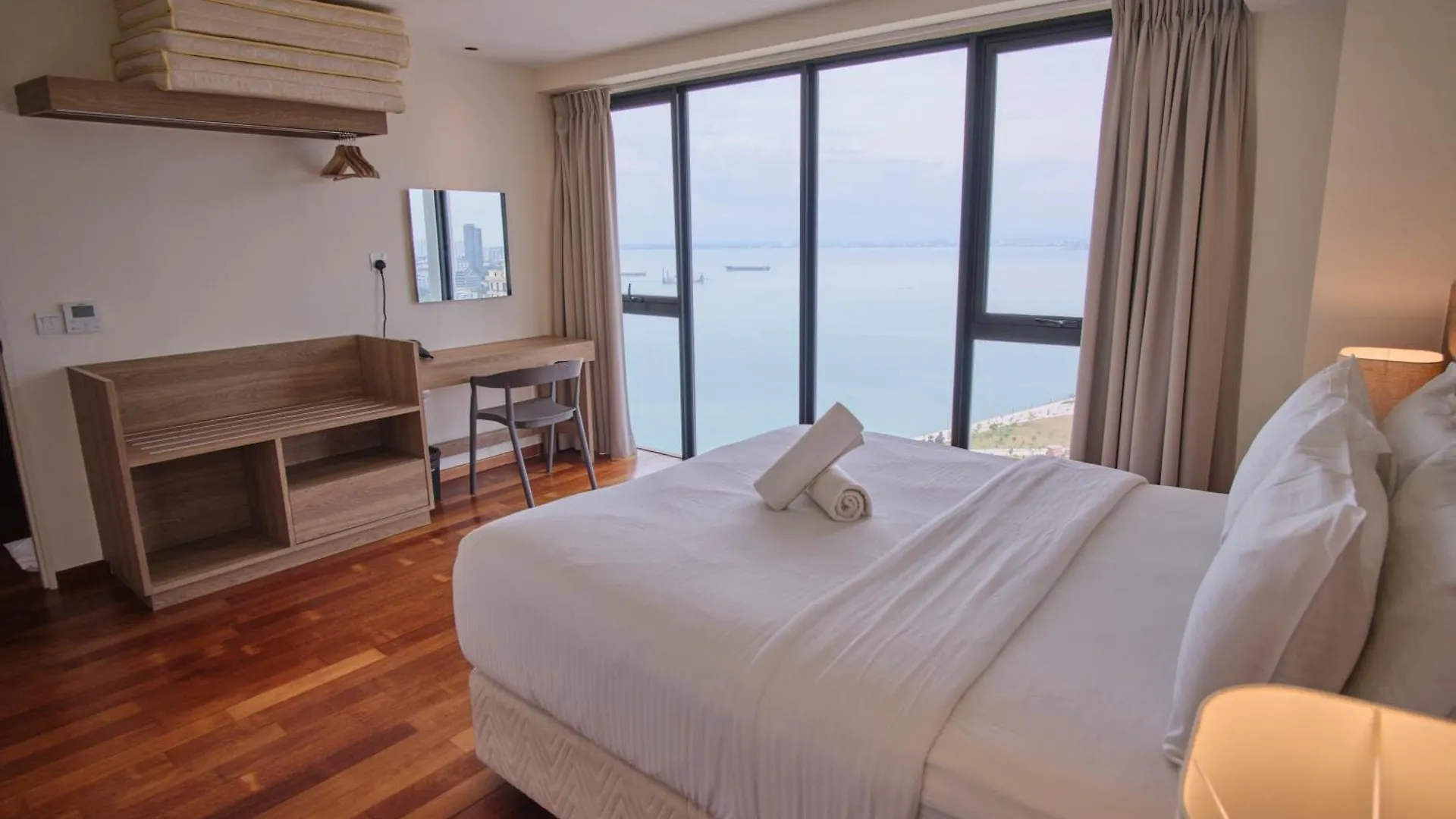 Sunrise Gurney Apartment George Town