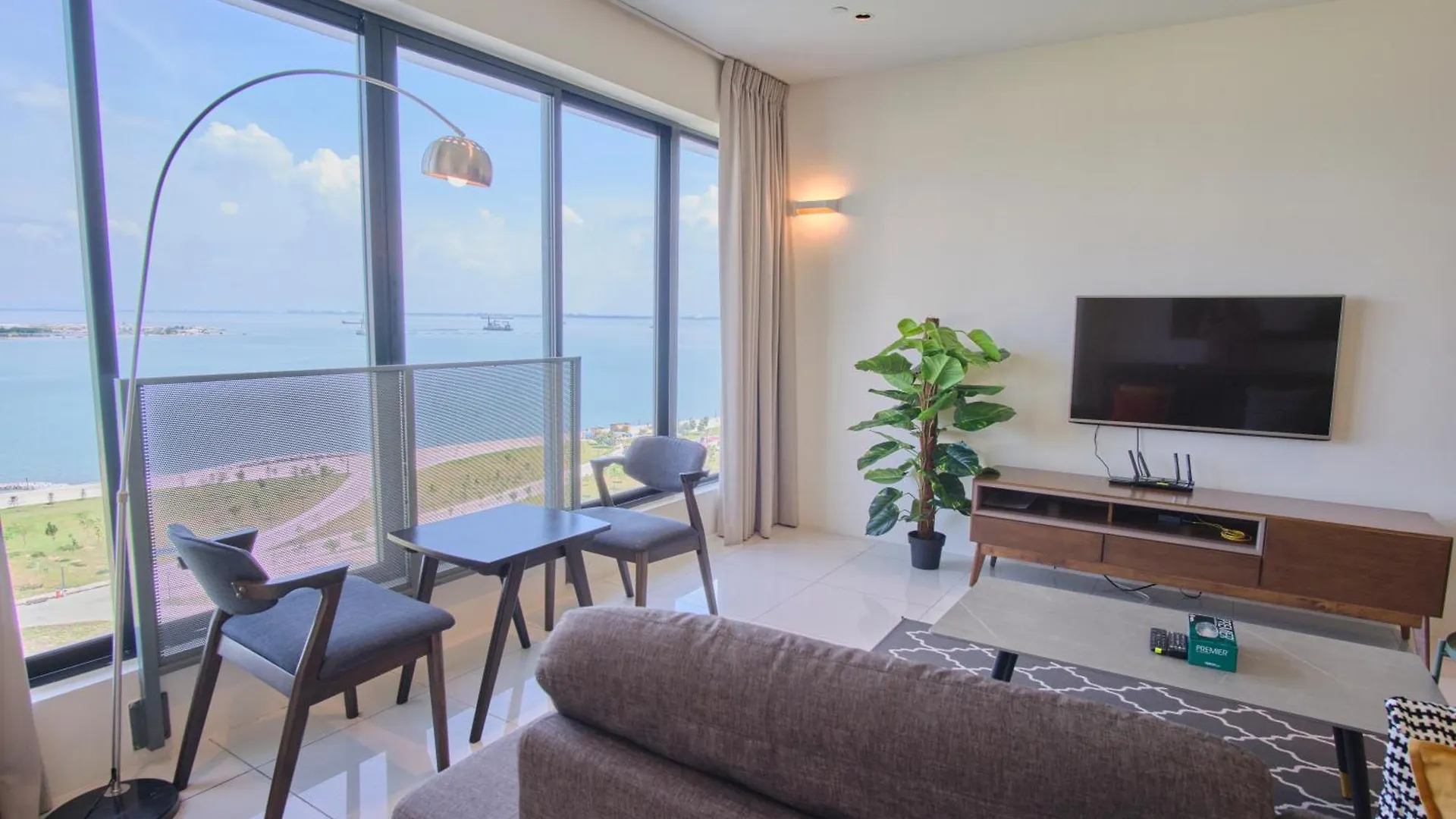 Sunrise Gurney Apartment George Town