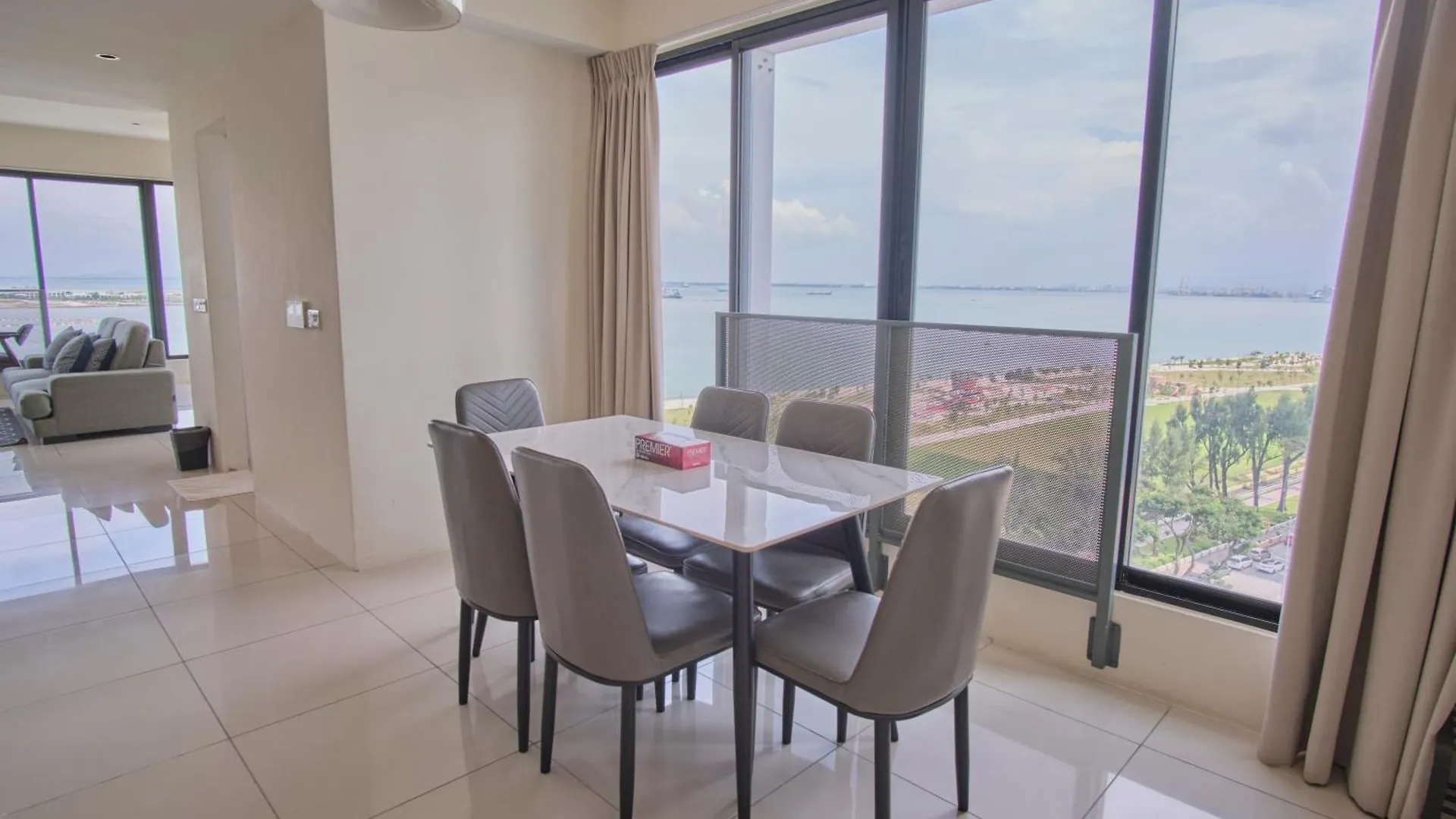 Sunrise Gurney Apartment George Town