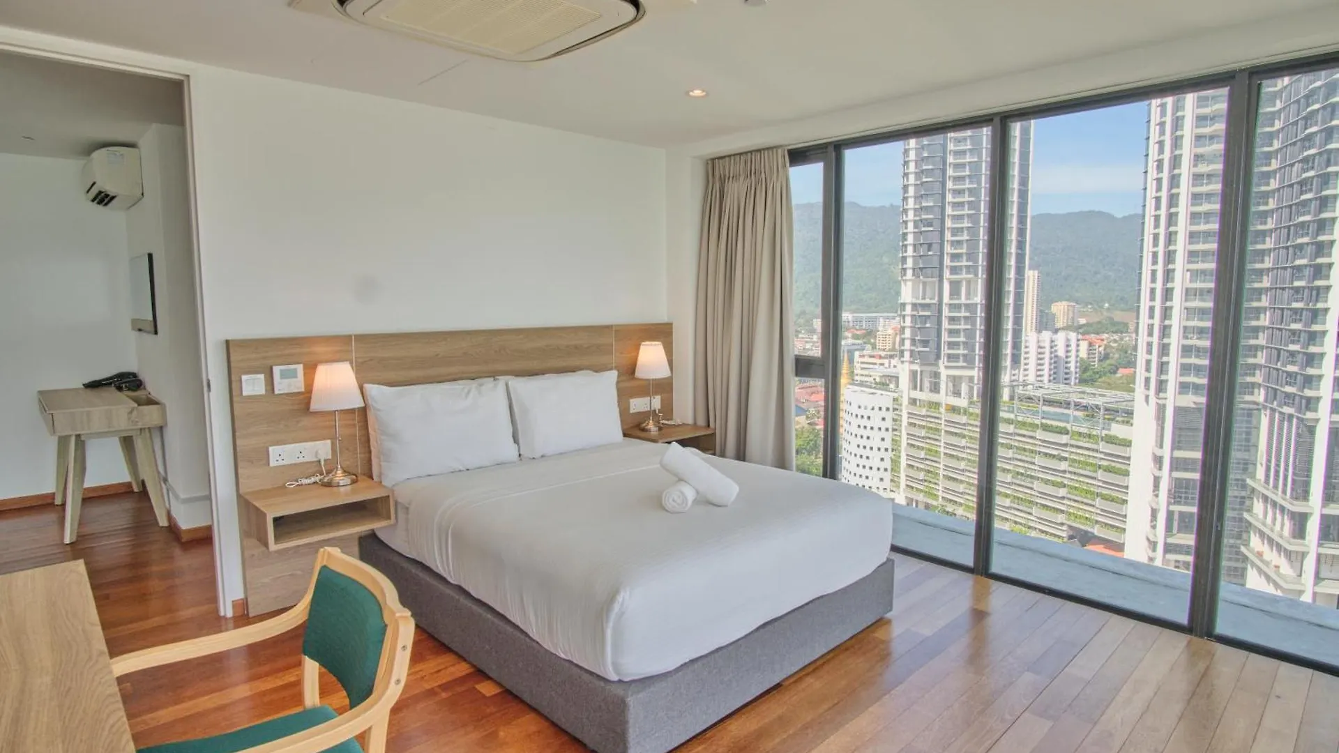 Sunrise Gurney Apartment George Town 0*,